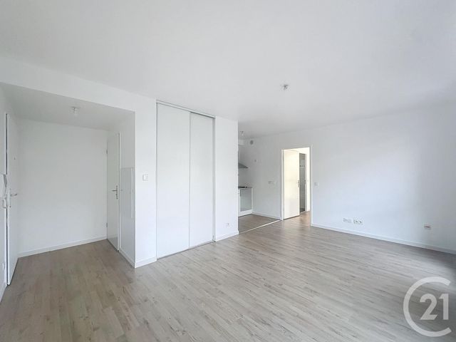 Appartement à vendre - 2 pièces - 38.0 m2 - GARGES LES GONESSE - 95 - ILE-DE-FRANCE - Century 21 Stalingrad